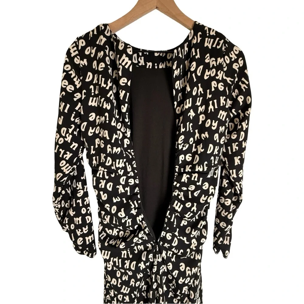 Mango‎ Typographic Print Maxi Dress Womens 4 Black Cream NWT Long Sleeve Ruched